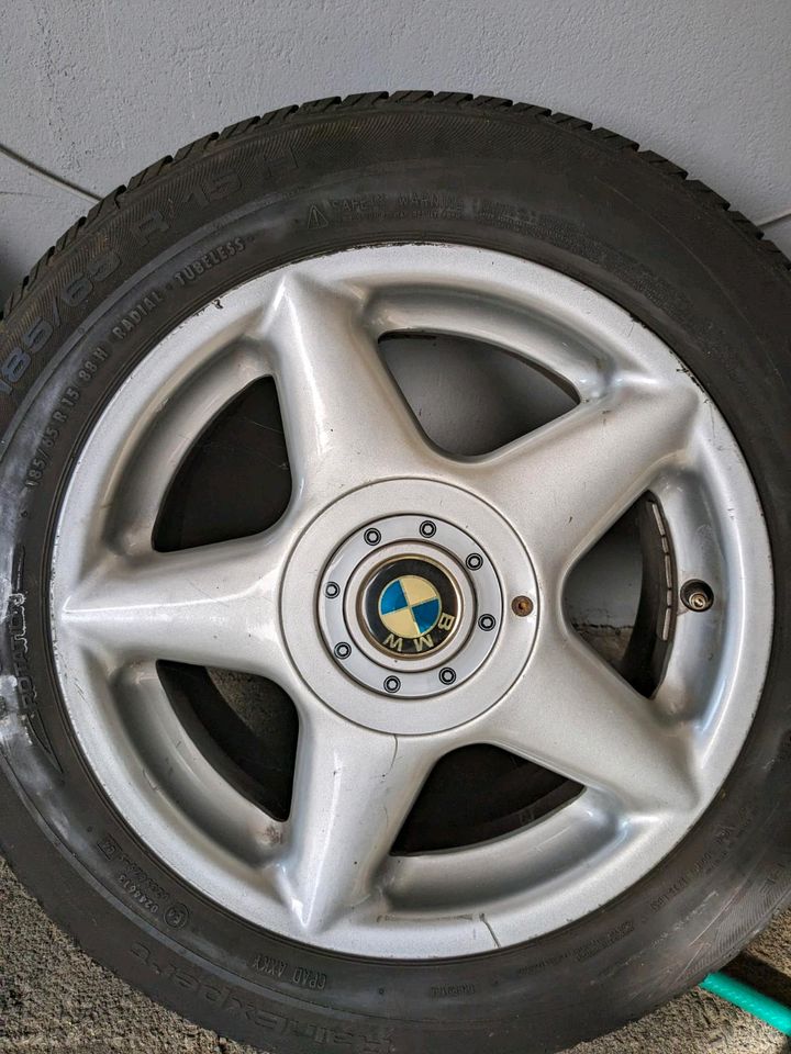 BMW 15 Dezent Alufelgen, 185/65 R15 Sommerreifen in Neustadt (Wied)