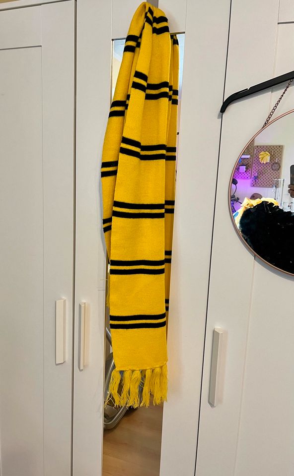 Hufflepuff Schal Harry Potter Exhibition in Limburg