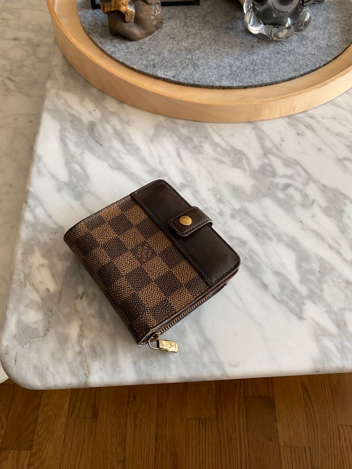 original vintage louis vuitton damier ebene geldbeutel in Höchberg