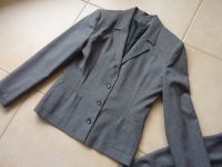 Edler Hosen-Anzug mit 2 Hosen (1 Blazer, + 2 Hosen) grau, Gr. 38, München - Ramersdorf-Perlach Vorschau