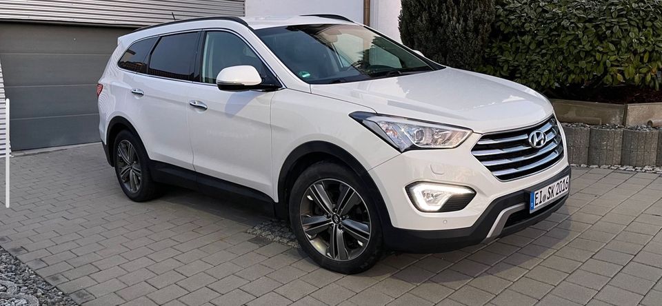 Hyundai Grand Santa Fe 2.2 Allrad Diesel 7 Sitzer Klima Navi AHK in Schernfeld