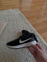 Kinder Nike Schwarz-weiß Revolution 6 Sneaker. Große 28 Hessen - Rüdesheim am Rhein Vorschau