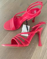 High Heels rot Gr. 39 Sandaletten Zara Hessen - Sulzbach Vorschau