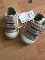 Neue Kinderschuhe Babyschuhe Gr 18 grau weiß Zara Sachsen - Chemnitz Vorschau