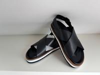 Marc O'Polo Sandalen aus Leder Schwarz Große 38 NEU Nordrhein-Westfalen - Löhne Vorschau