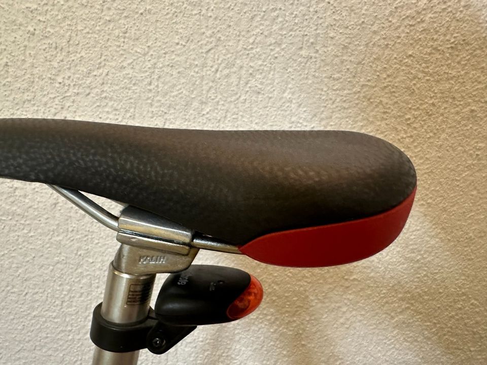 schönes unisex 26er Fahrrad Mountenbike ( zwei sind vorrätig ) in Mücheln (Geiseltal)