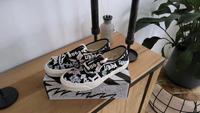 Damen Schuhe Vans bestickt Neu Gr. 42,5 Nordrhein-Westfalen - Wermelskirchen Vorschau