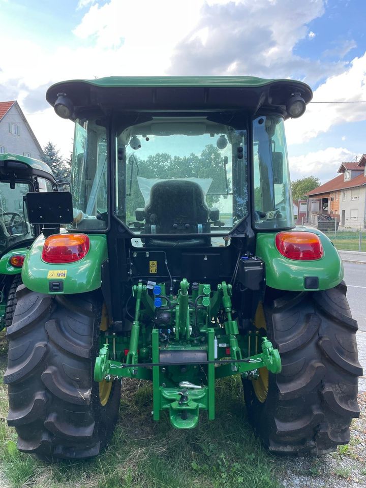 John Deere 5067E in Oberteuringen