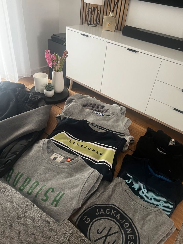 Jungen Paket Jack & Jones 122/128 in Remscheid