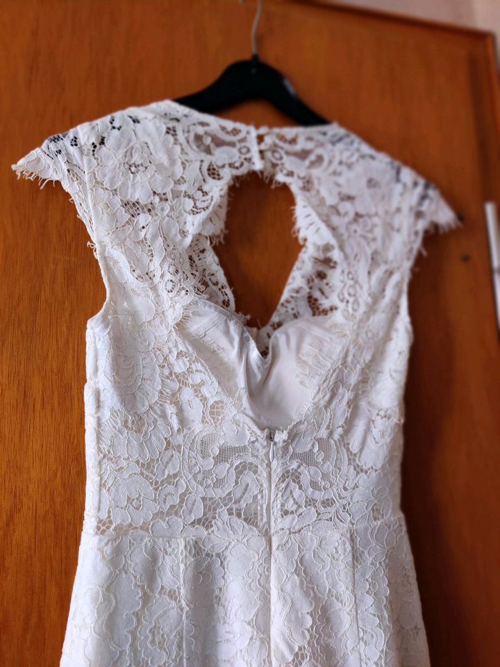 Hochzeitskleid / Standesamt  von IVY OAK, creme-weiß Gr. 32 in Bebra
