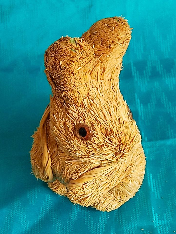 OSTERDEKO Frühjahrsdeko STROH-HÄSCHEN Figur HASE Stroh in München