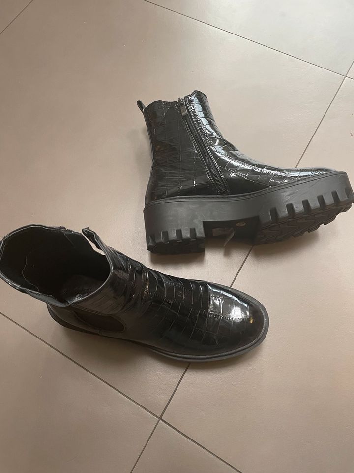 Stiefeletten Boots Gr 39, 2x getragen in Hetzerath (Mosel)