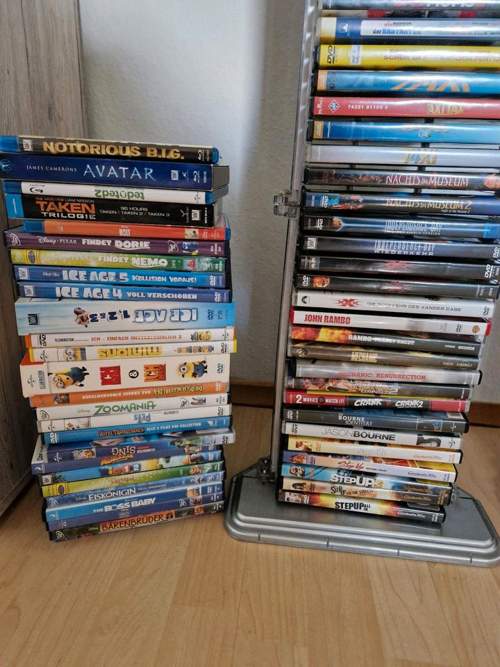 DVDs und 2 DVD Türme in Schöningen