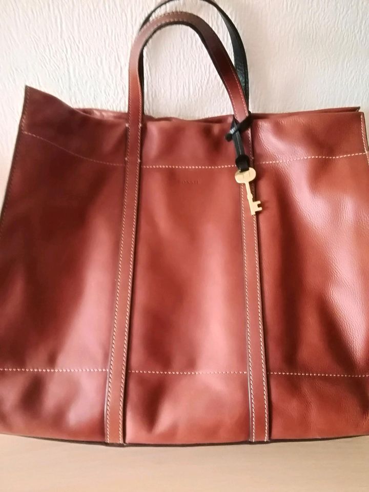 ✨Toller Leder-Shopper (Large) von FOSSIL - fast wie neu✨ in Backnang