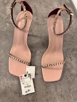 ZARA Highheels / Sandalen mit Absatz / Absatzschuhe GR 39 NP 50€ Düsseldorf - Heerdt Vorschau