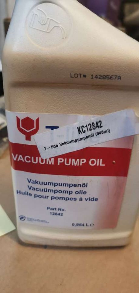 Vacum Pumpen Öl T-line ungeöffnet NEU KC12842 in Bayern - Schierling |  Ersatz- & Reparaturteile | eBay Kleinanzeigen ist jetzt Kleinanzeigen