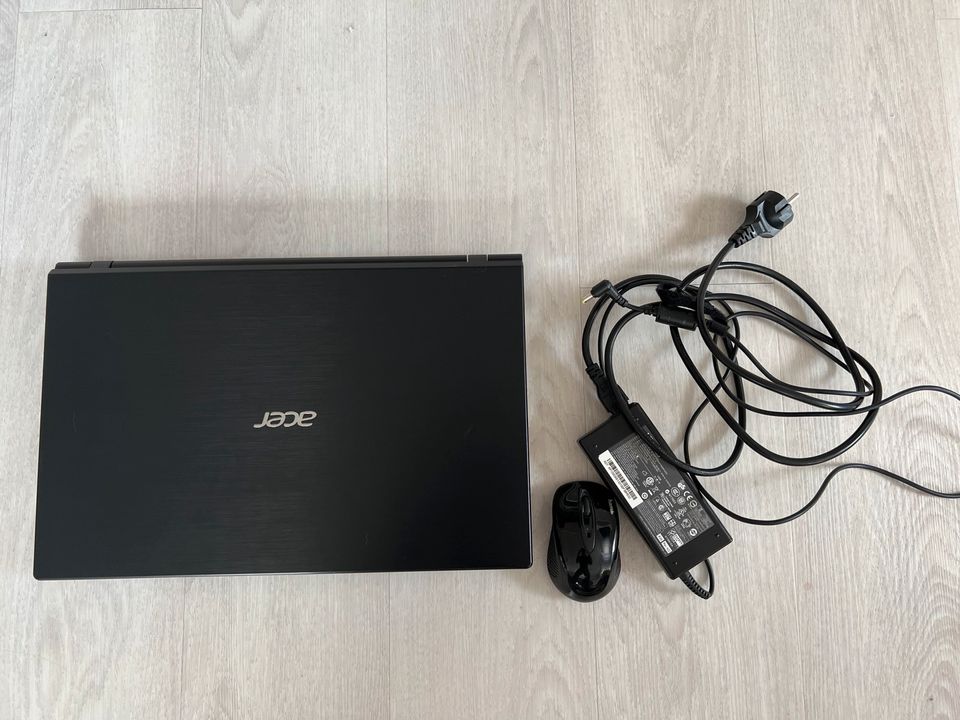 Acer Aspire V3 772G Notebook Laptop SSD 8GB RAM Intel i5 NVIDIA in Dürbheim