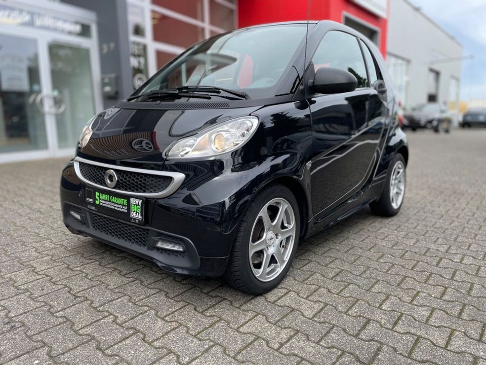 Smart fortwo coupe CDI cdi pulse LM KlimaA Navi AUT in Aachen