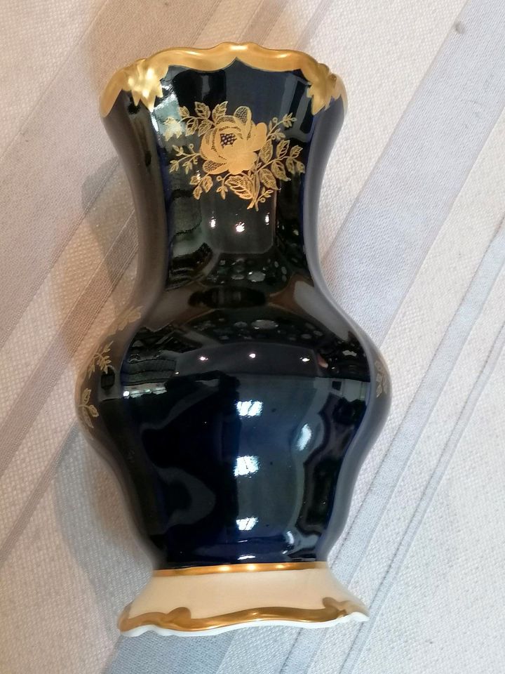 Vase, Kobaltblau mit Gold, Weimar Porzellan in Großbreitenbach