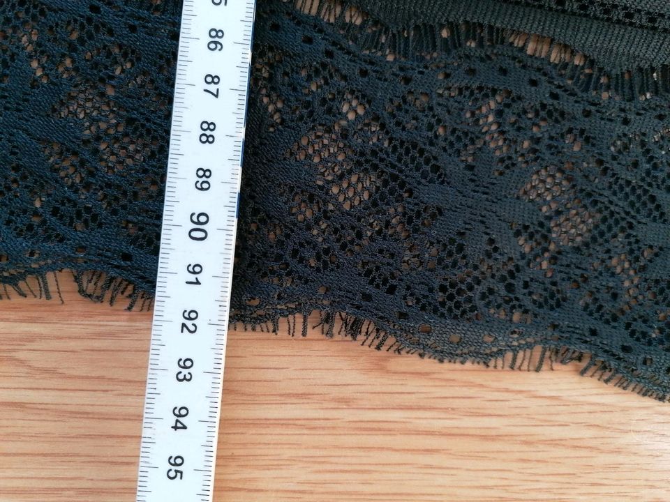 Bodyflirt Kleid schwarz 44 46 Spitze ärmellos in Rotenburg