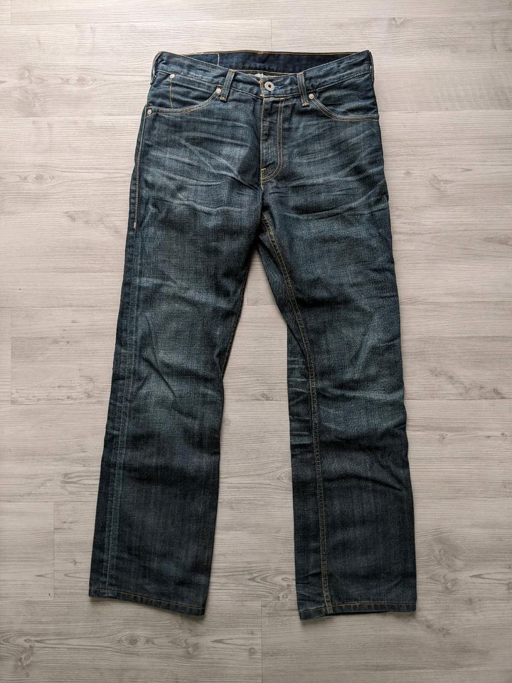 Levi's Jeans dunkelblau W31 L32 in Leipzig