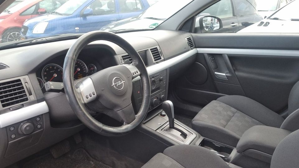 Opel Vectra C Lim. GTS AUTOMATIK Tüv 03.2025 in Reutlingen