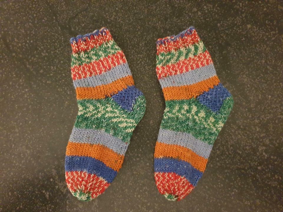 Kinder- Socken handgestrickt, weiche Wolle, neu in Wenzendorf