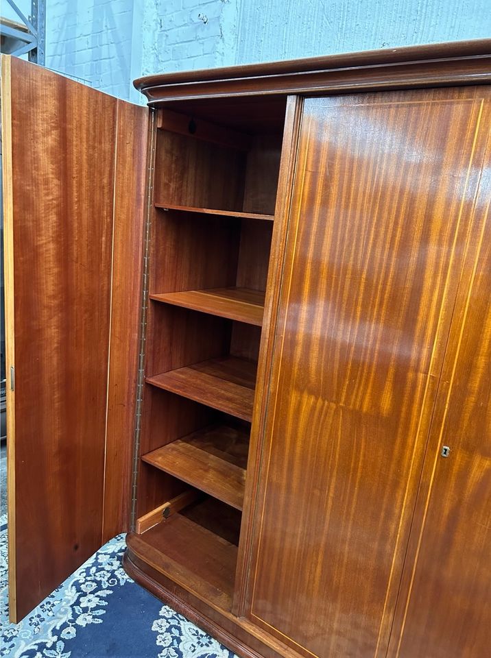 Kleiderschrank/vintage/midcentury/Stange/50er/Vollholz/DDR in Berlin