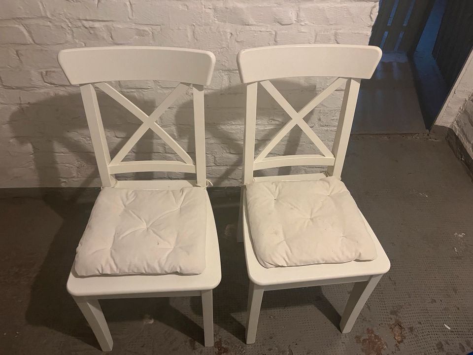 2 Küchen Stühle Weiß Ikea Holz wie neu in Mönchengladbach