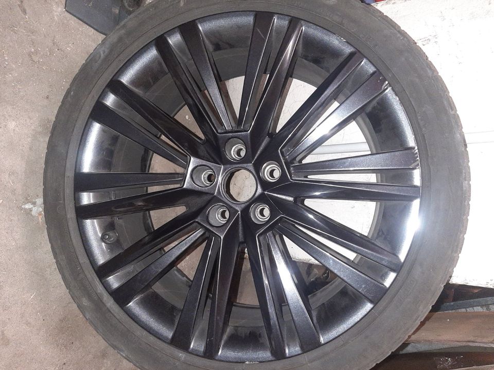 1x Alufelge 19 Zoll 8.0 ET 44 5x112 3V0601025 Komplettrad Skoda in Dortmund