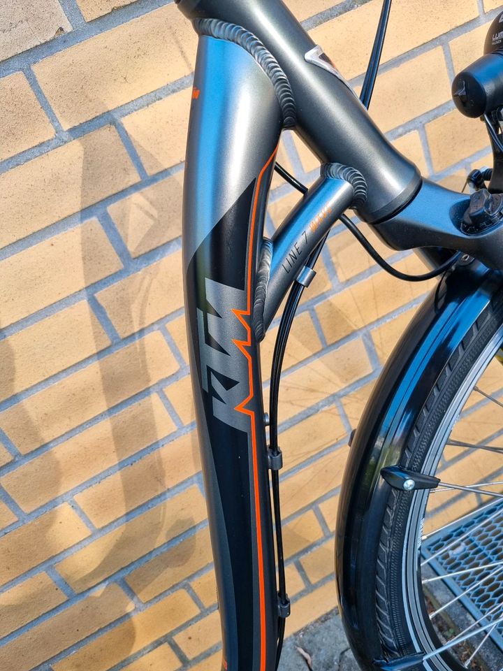 Neuwertiges KTM Trekkingrad 28 Zoll in Bad Bevensen