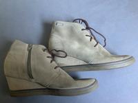 Damen Wildlederschuhe Esprit, Größe 41, grau,  Kurzstiefeletten Nordrhein-Westfalen - Lage Vorschau