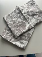 Tischläufer grau weiß, florales Muster 50cm neuwertig unbenutzt Nordrhein-Westfalen - Leichlingen Vorschau