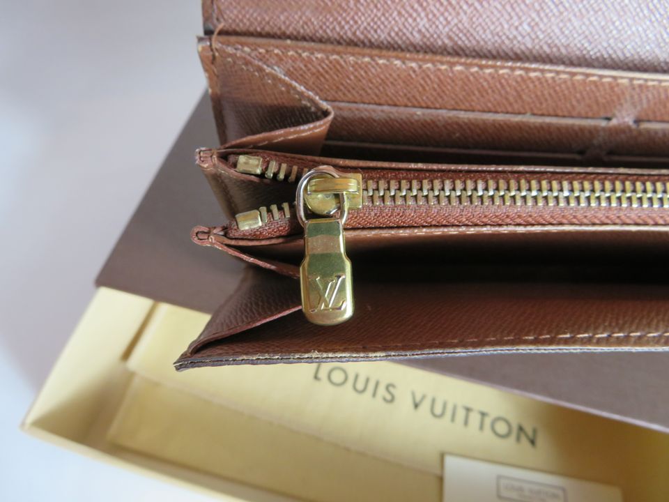 LOUIS VUITTON Sarah Monogram Geldbörse inkl. Box in Recklinghausen