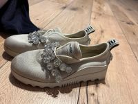 Miu Miu sneaker mit Kristallen Niedersachsen - Burgdorf Vorschau