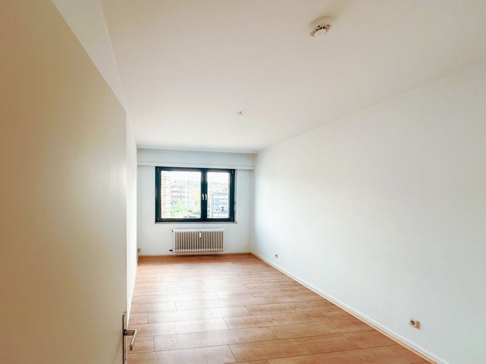 Zentrale 2,5-Zimmer-Wohnung mit Balkon/Loggia in Saarbrücken in Saarbrücken