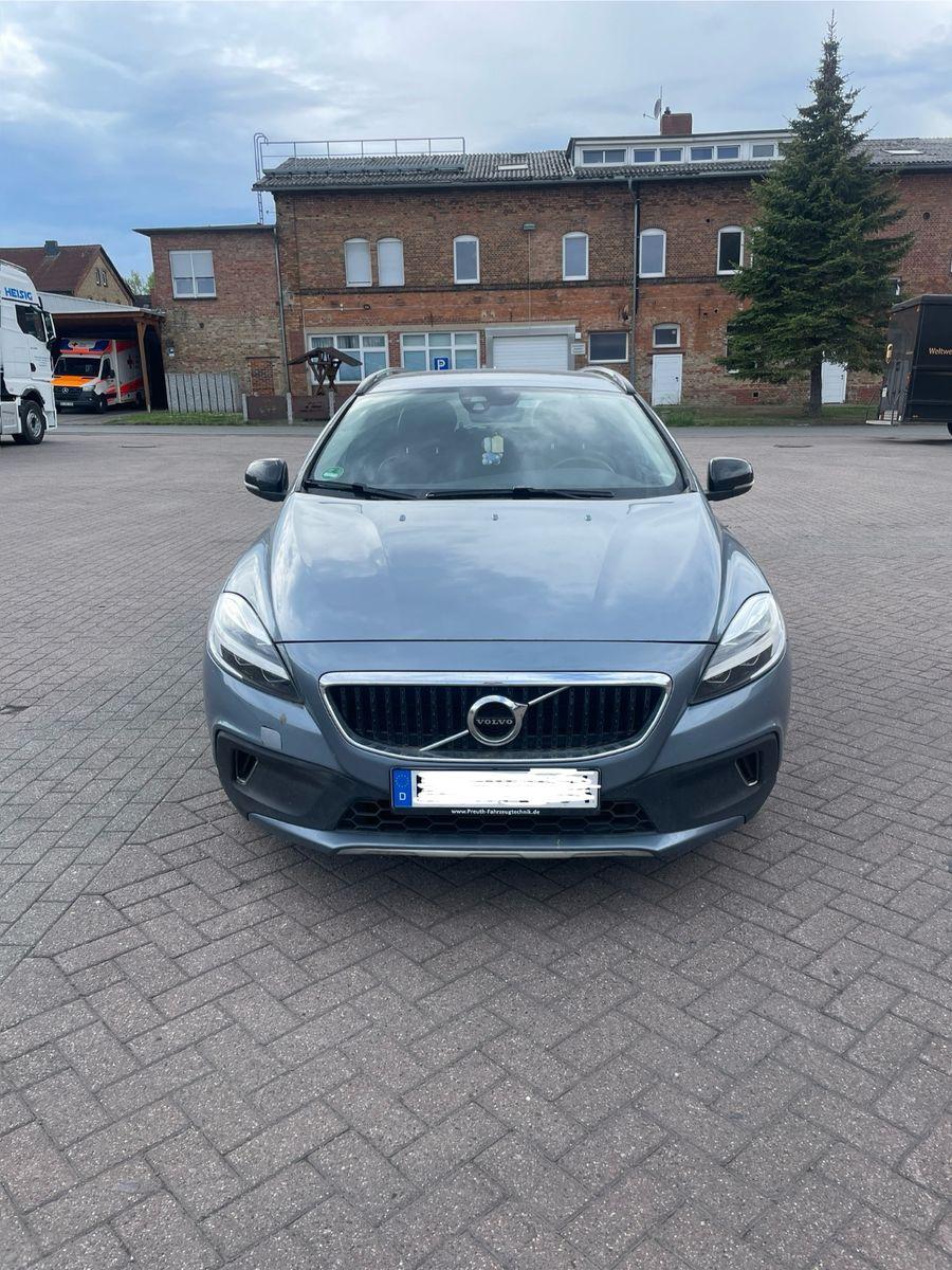 Abbildung des Autos Volvo V40 Cross Country …