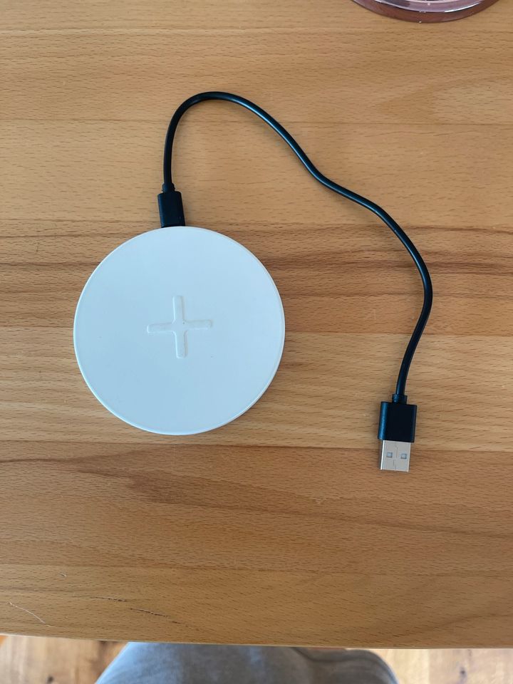 Wireless Charger Weiß Ikea in Neverin
