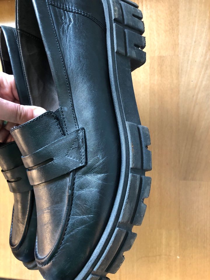 Caprice Schuhe Gr 42, schwarz neuwertig, Loafer in Aachen