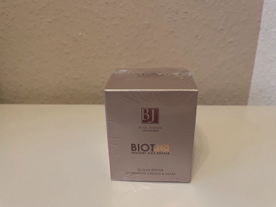 Beate Johnen IQ SKIN REPAIR OVERNIGHT CREAM & MASK in Dortmund