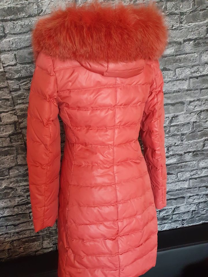 Clasna Daunen Jacke pink Koralle Echtfell Pelz Blaufuchs S 36 in Hof (Saale)