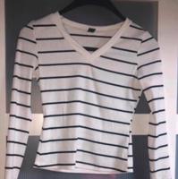 schwarz weiß gestreiftes Langarmshirt V-Ausschnitt gr 34/xs Shein Nordrhein-Westfalen - Reichshof Vorschau