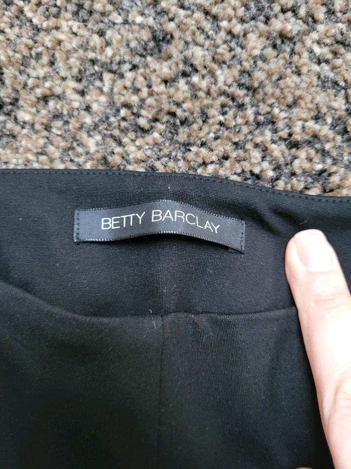 Betty Barclay Hose Leggings Jeggings Gr. 38 schwarz in Wetschen