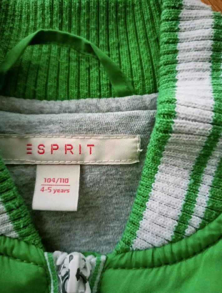 Dünne Jacke von Esprit Größe 104/110 in Neukirchen-Vluyn