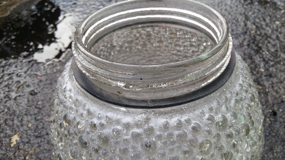 DDR Glasschirm Glaskugel Schraubsockel Porzellan - Außenlampe in Senftenberg