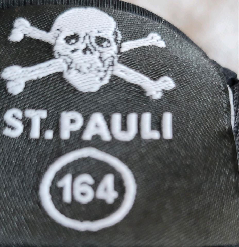 FC St.Pauli Hoodie in Bremerhaven