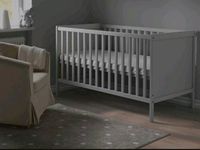 Ikea Babybett Kinderbett Sundvik grau/braun inklusive Matratze Düsseldorf - Grafenberg Vorschau