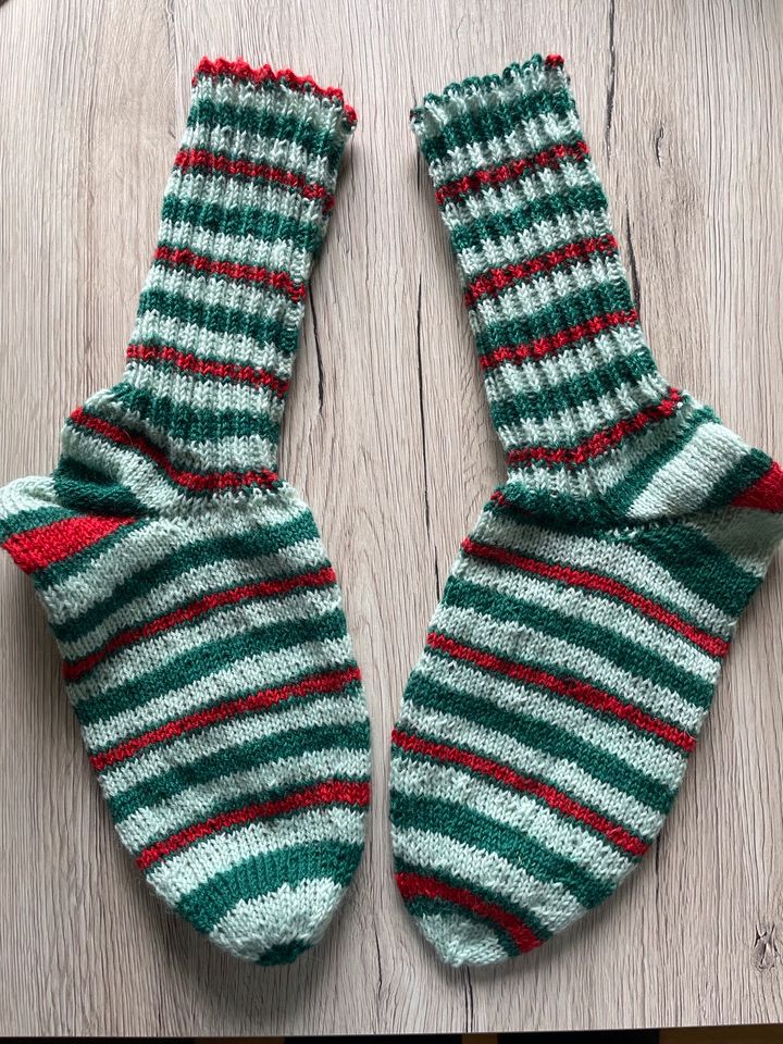 Handgestrickte Socken Gr 39/40 in Bad Pyrmont