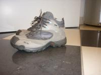 Wanderschuh Salomon, Größe 36 2/3 (US 5 1/2), Farbe grau beige Nordrhein-Westfalen - Bottrop Vorschau