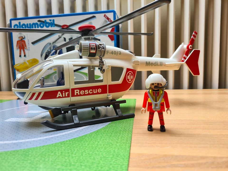 Playmobil 4222 - Notarzthelikopter - aus 2003 - m. OVP / BA in Kirchseeon